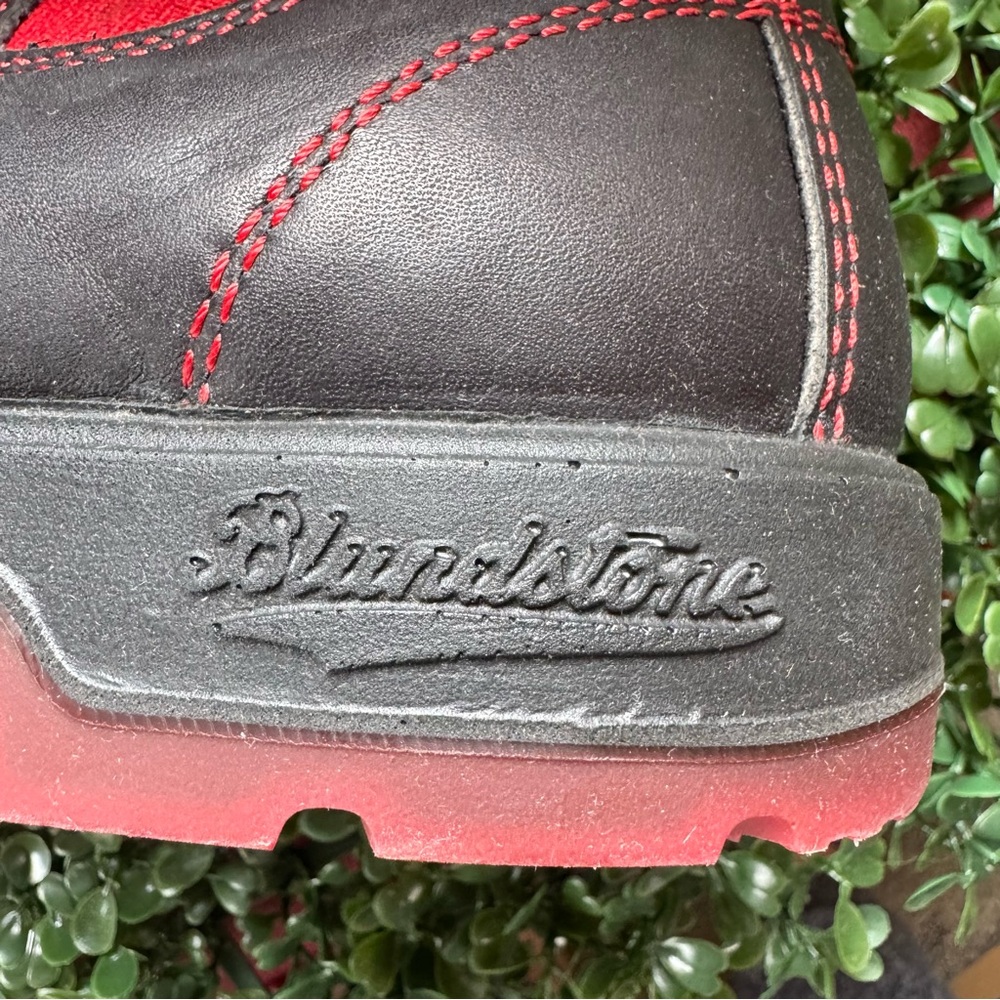 Blundstone Unisex Men's 6.5 (stamped on sole) Women's 8.5 VOLTAN Black/Red NEW - Picture 7 of 9